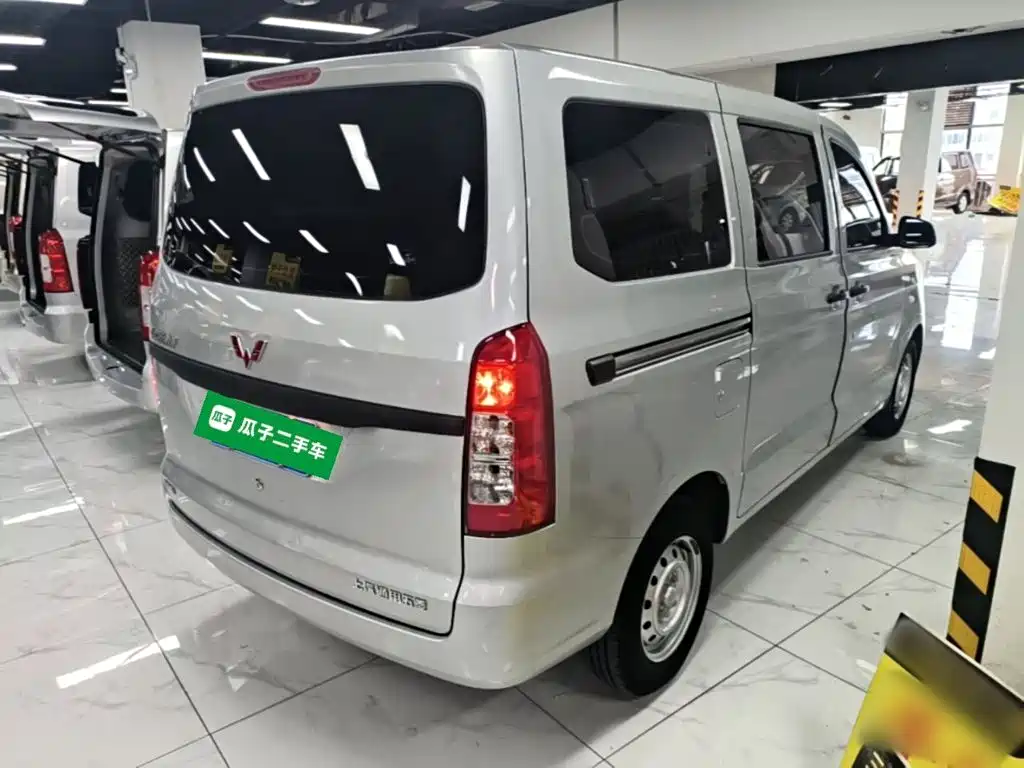 Wuling Hongguang V 2021 — фото 7