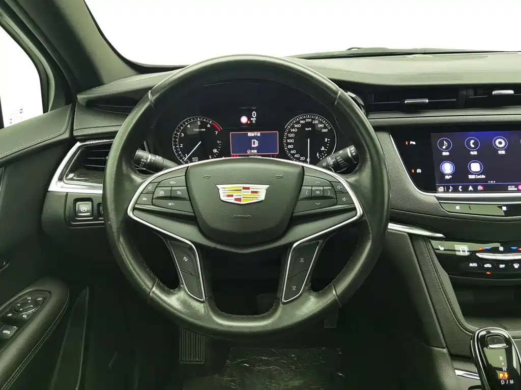 Cadillac XT5 2020 — фото 11