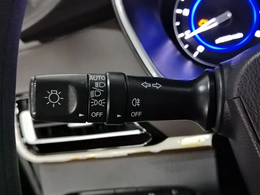 Changan Eado DT 2018 — фото 21