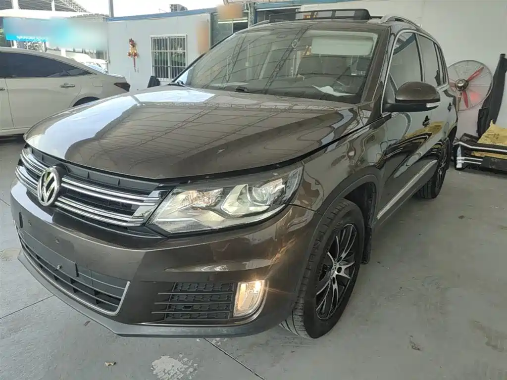 Volkswagen Tiguan 2015 — фото 1