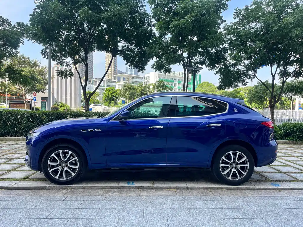 Maserati Levante 2017 — фото 18