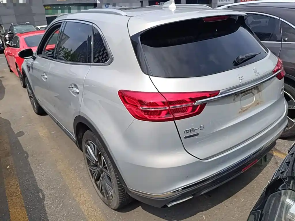 Hongqi HS5 2022
