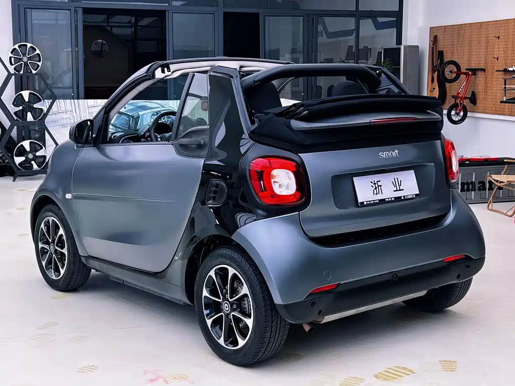 smart Fortwo 2017 — фото 11