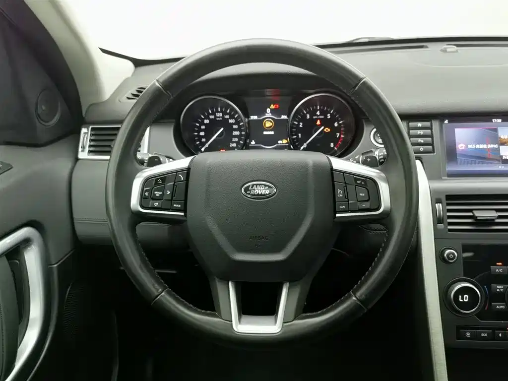 Land Rover Discovery Sport 2018 — фото 11