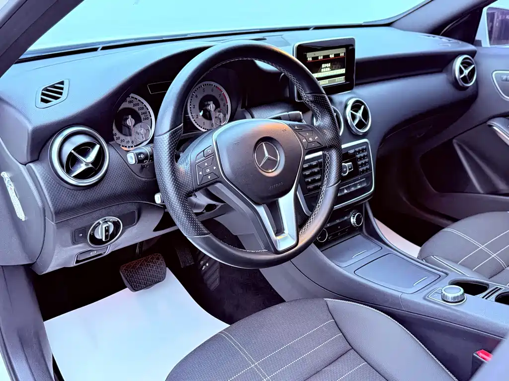 Mercedes-Benz A-Class 2014 — фото 9