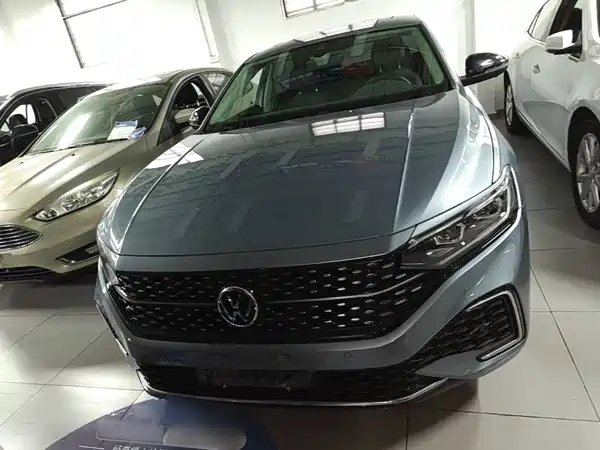 Volkswagen Passat 2023