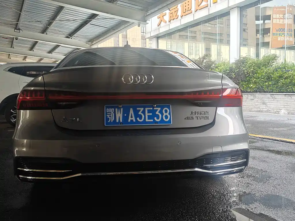 Audi A7L 2022 — фото 9
