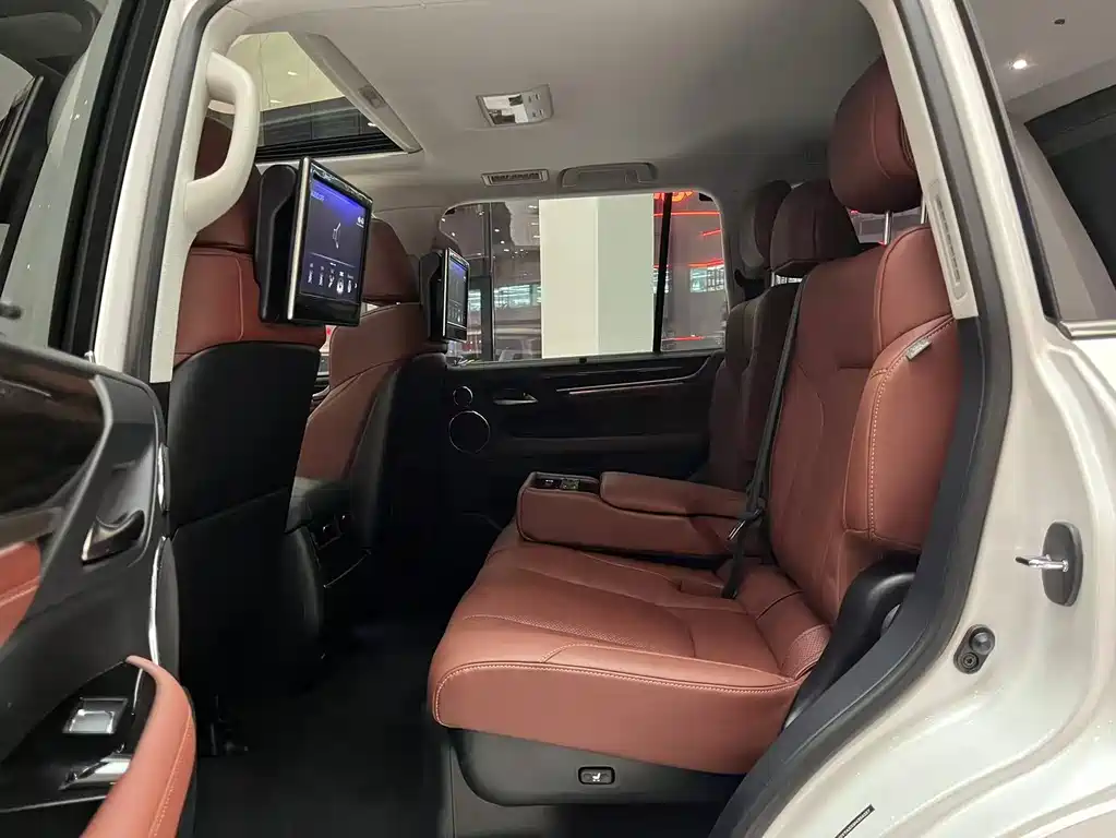 Lexus LX 2022 — фото 10