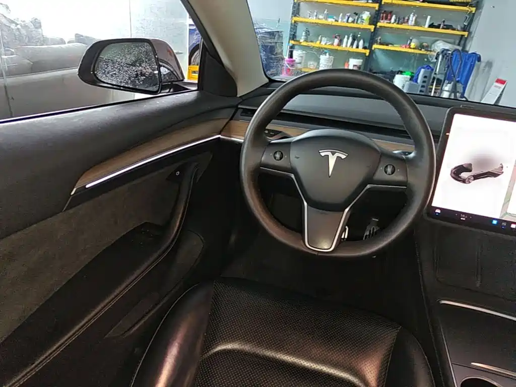 Tesla Model 3 2022 — фото 11