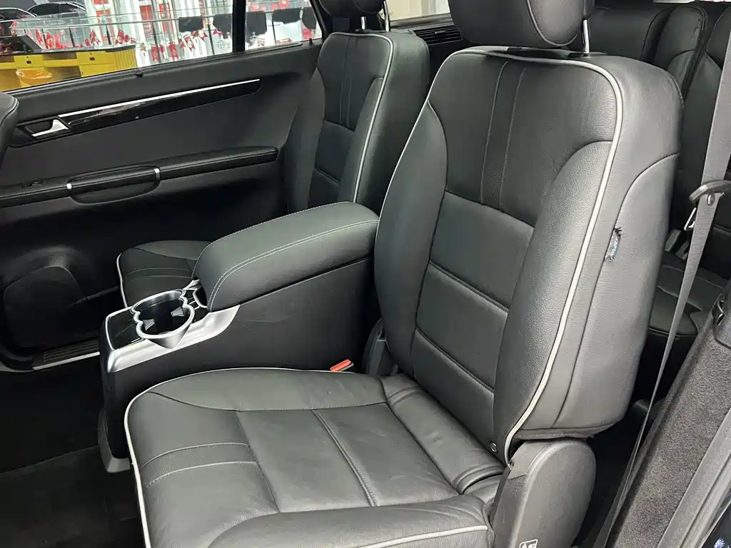 Mercedes-Benz R-Class 2017 — фото 21