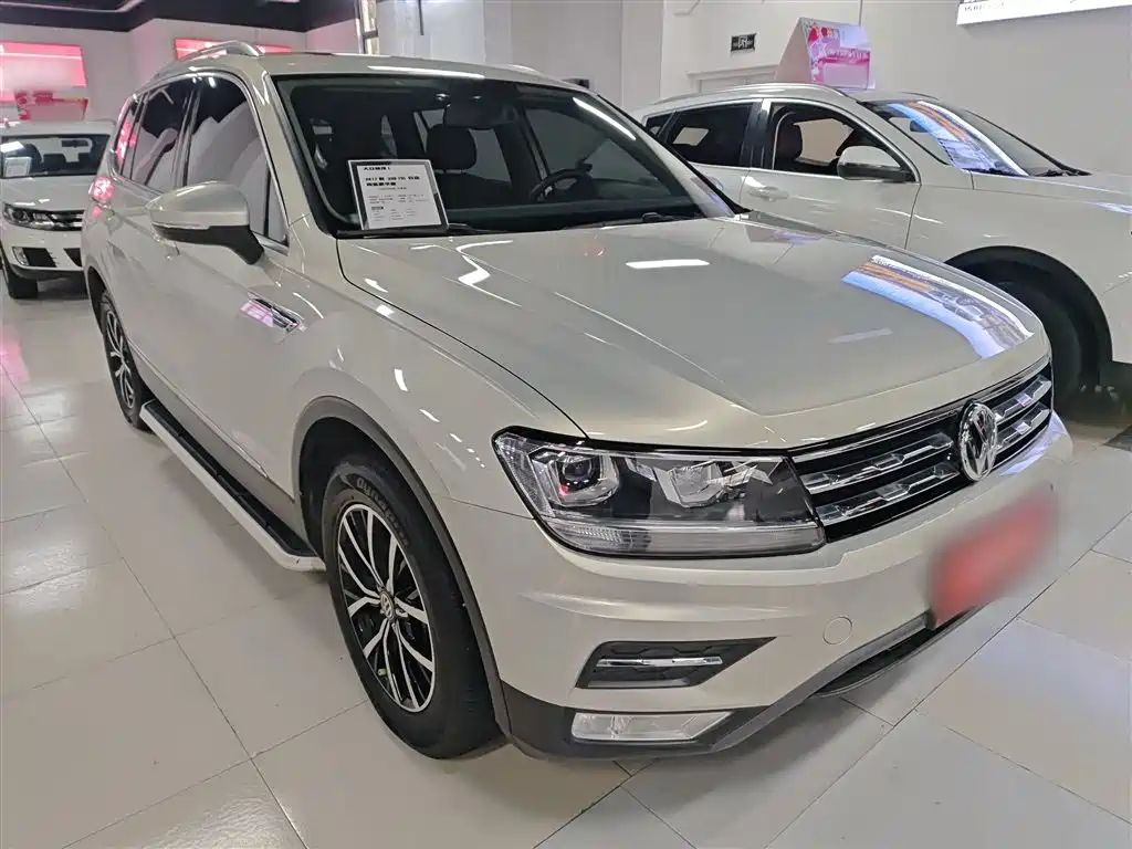 Volkswagen Tiguan L 2017 — фото 4