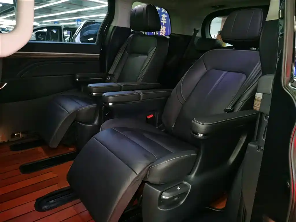 GAC Motor Trumpchi M8 2022 — фото 17