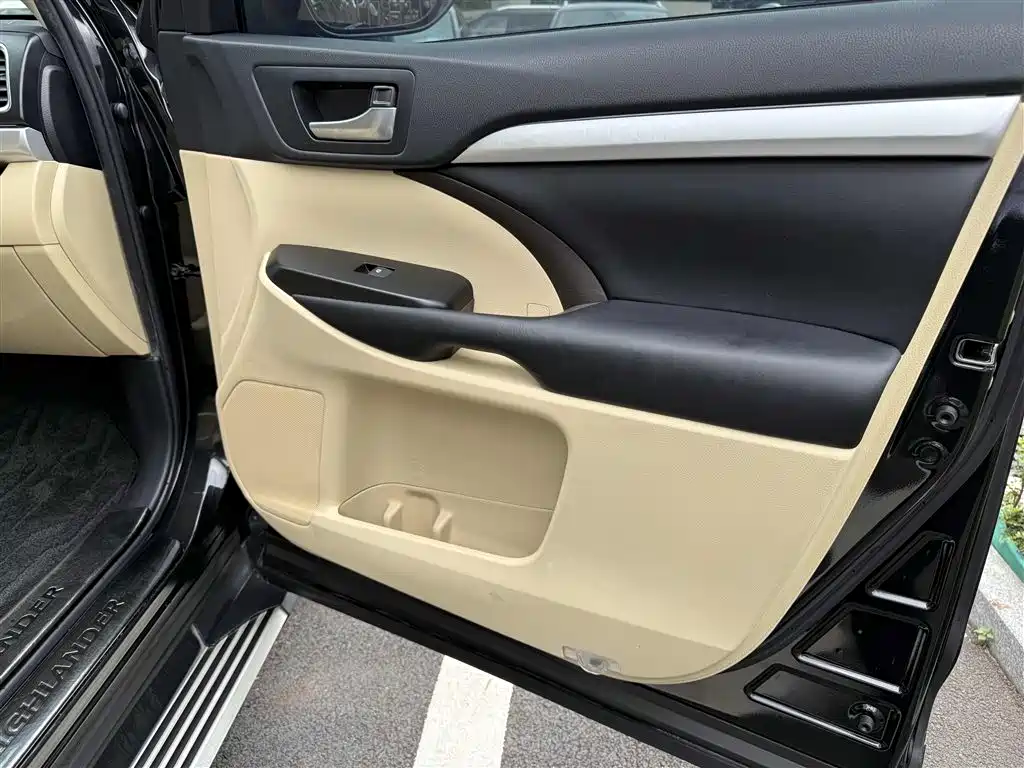 Toyota Highlander 2020 — фото 30