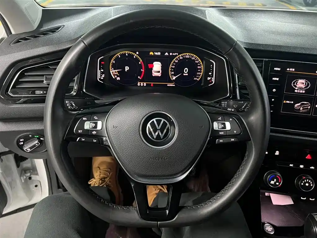 Volkswagen T-Roc 2022 — фото 15