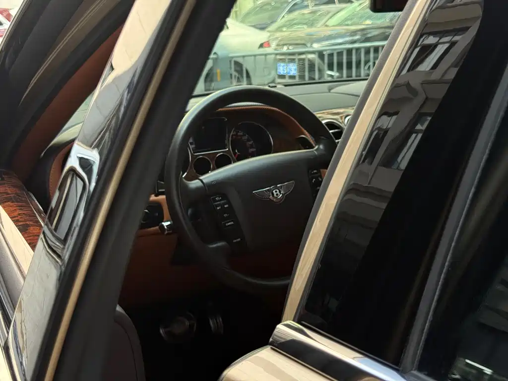 Bentley Flying Spur 2012 — фото 20