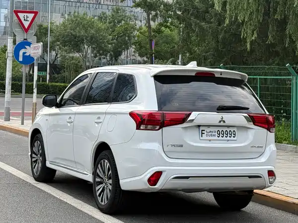 Mitsubishi Outlander 2021