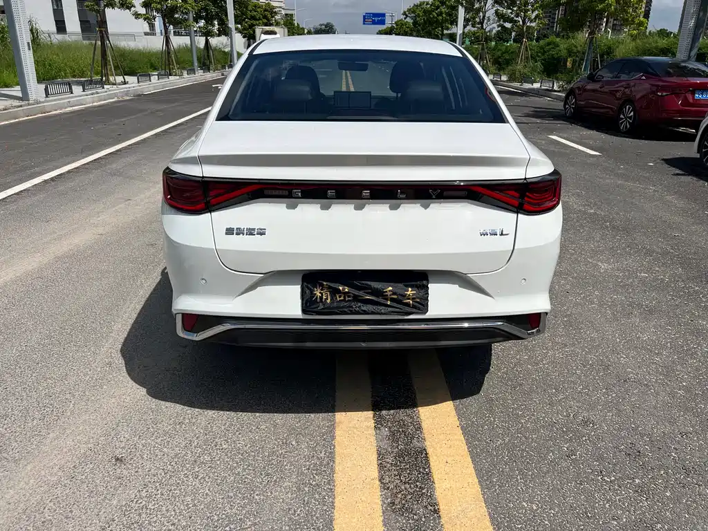 Geely Emgrand L 2022 — фото 14