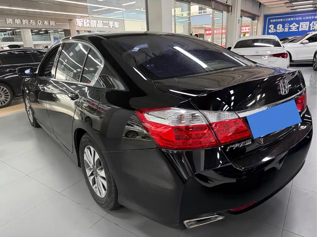 Honda Accord 2015 — фото 15