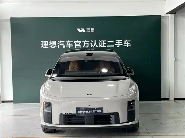 Li Auto i8 2025