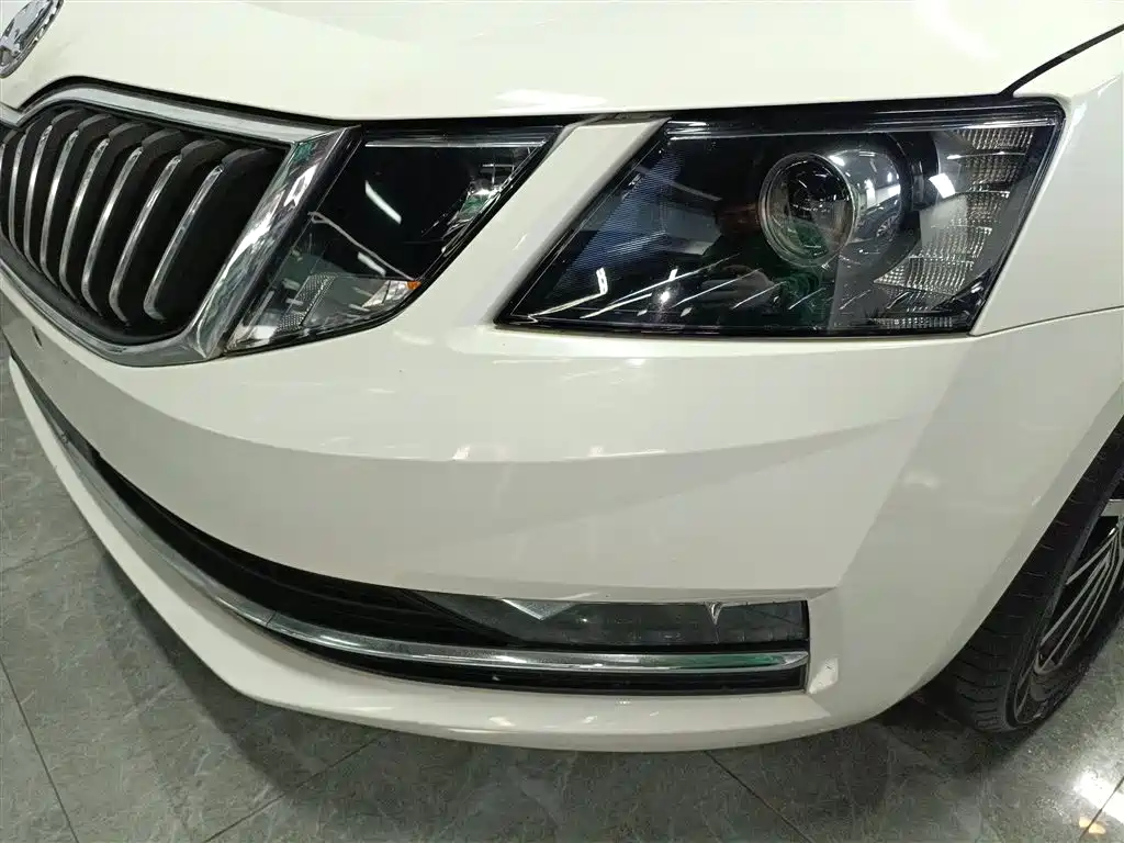 Skoda Octavia 2019 — фото 23
