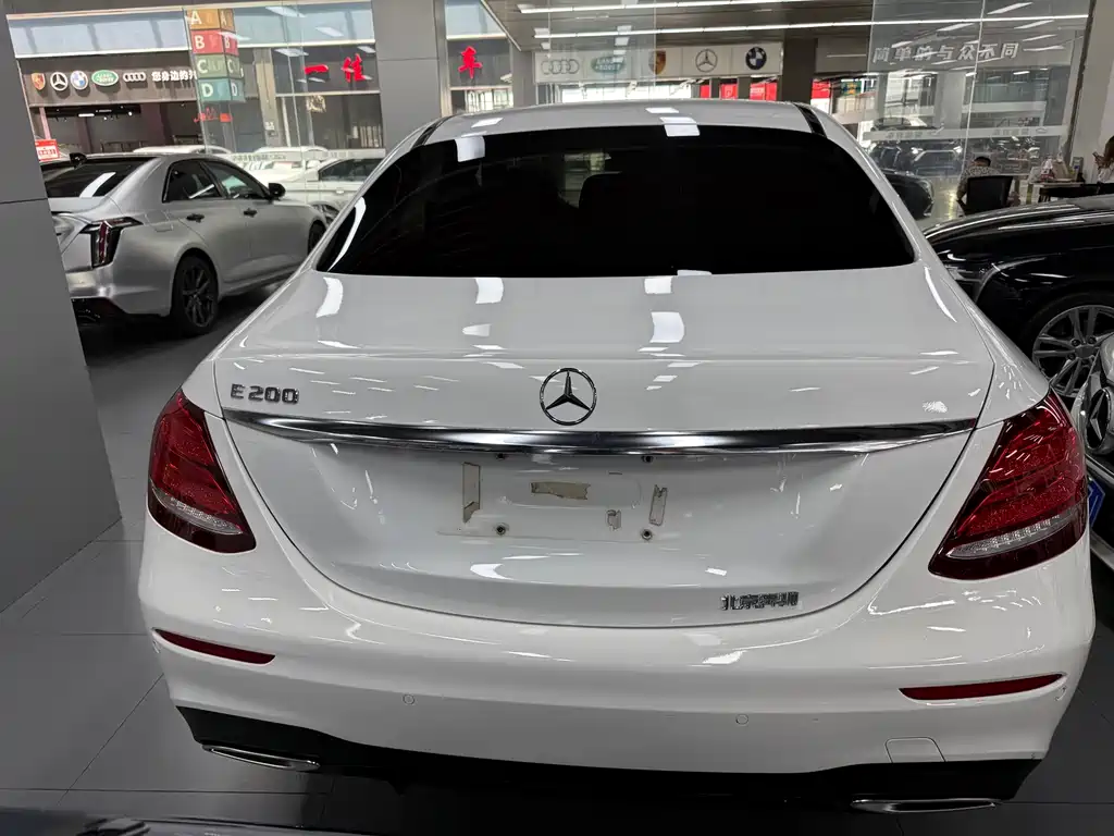 Mercedes-Benz E-Class 2017 — фото 14