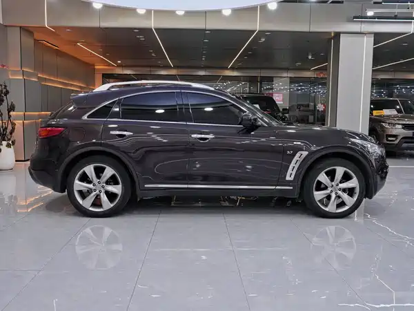 Infiniti QX70 2013