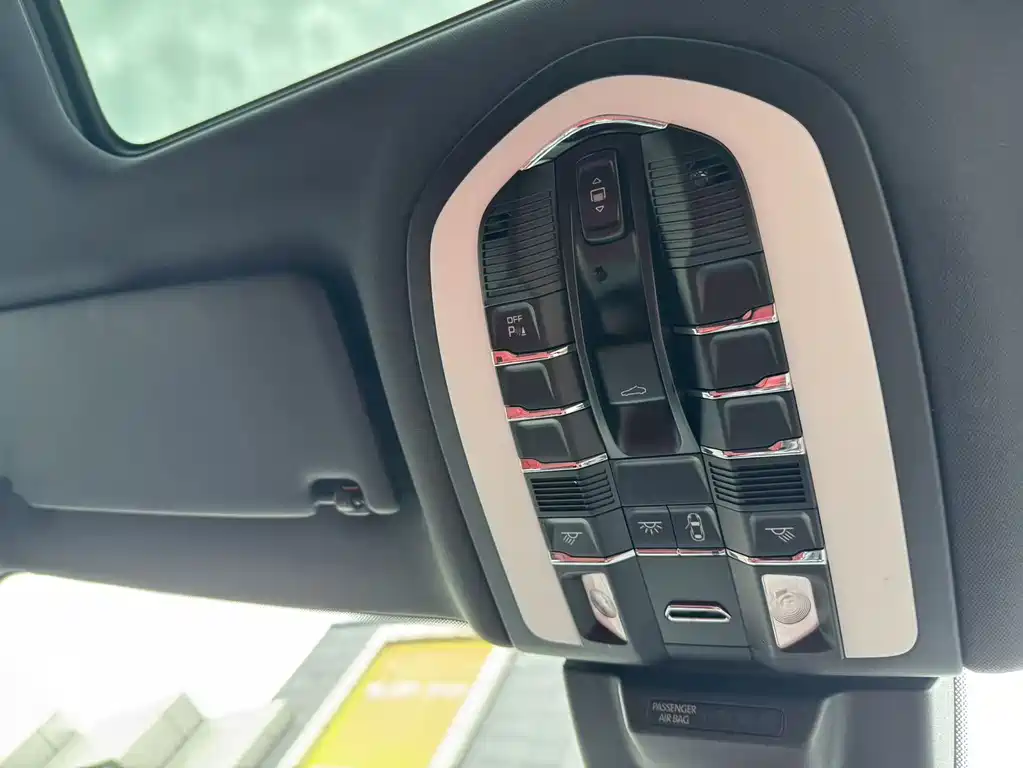 Porsche Macan 2019 — фото 31