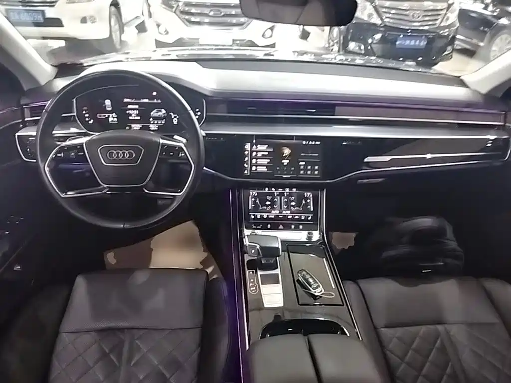 Audi A8 2021 — фото 10
