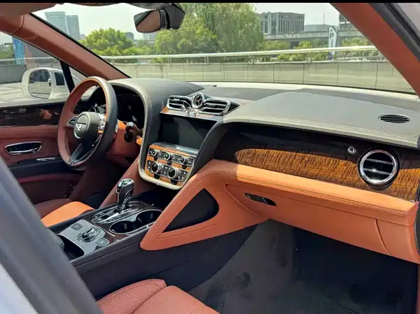 Bentley Bentayga 2021