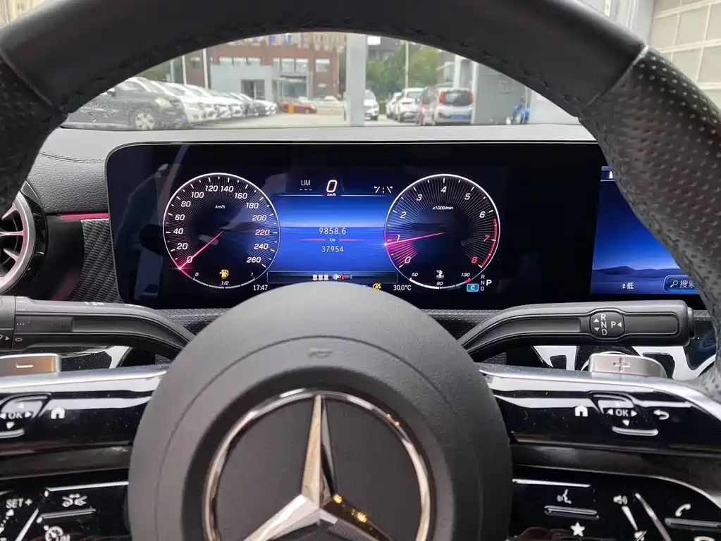 Mercedes-Benz A-Class 2023 — фото 4