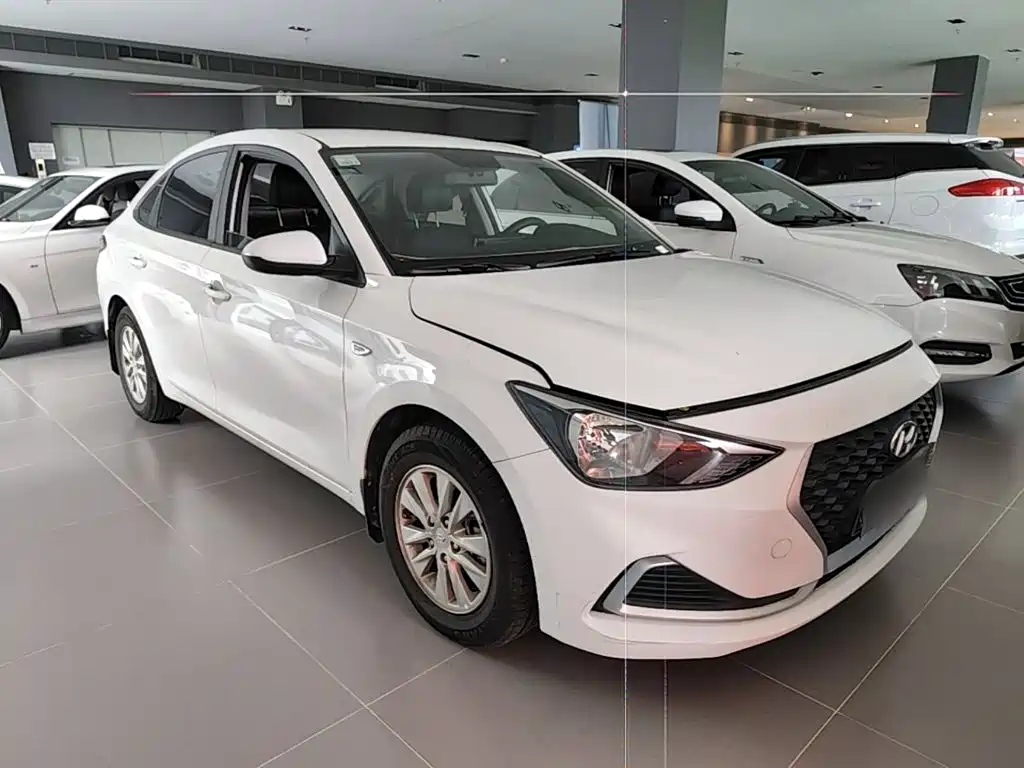 Hyundai Elantra 2021 — фото 4