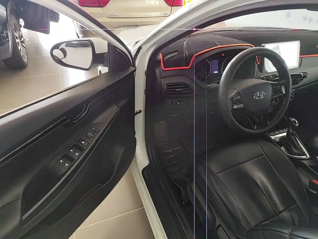 Hyundai Elantra 2021 — фото 16