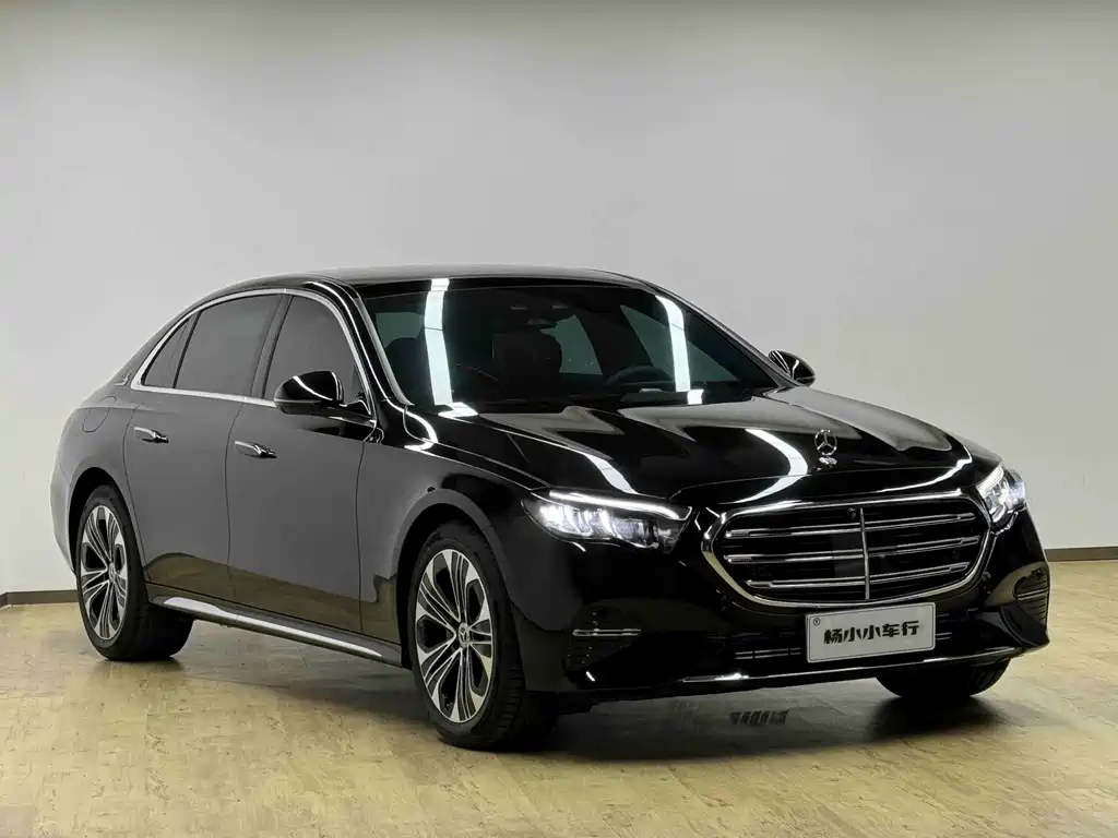 Mercedes-Benz E-Class 2025 — фото 3