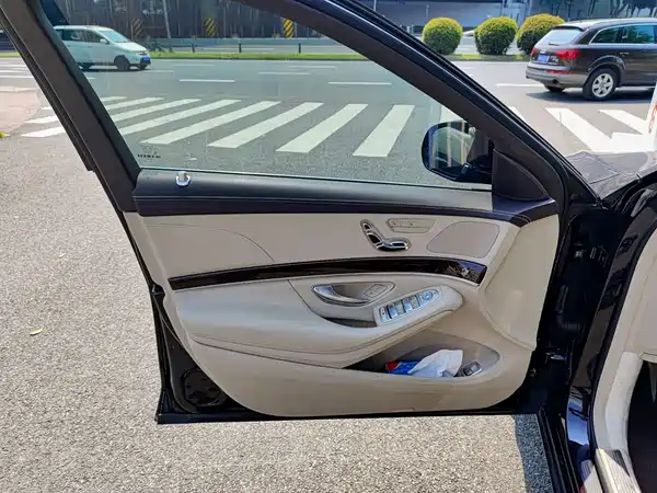 Mercedes-Benz S-Class 2020