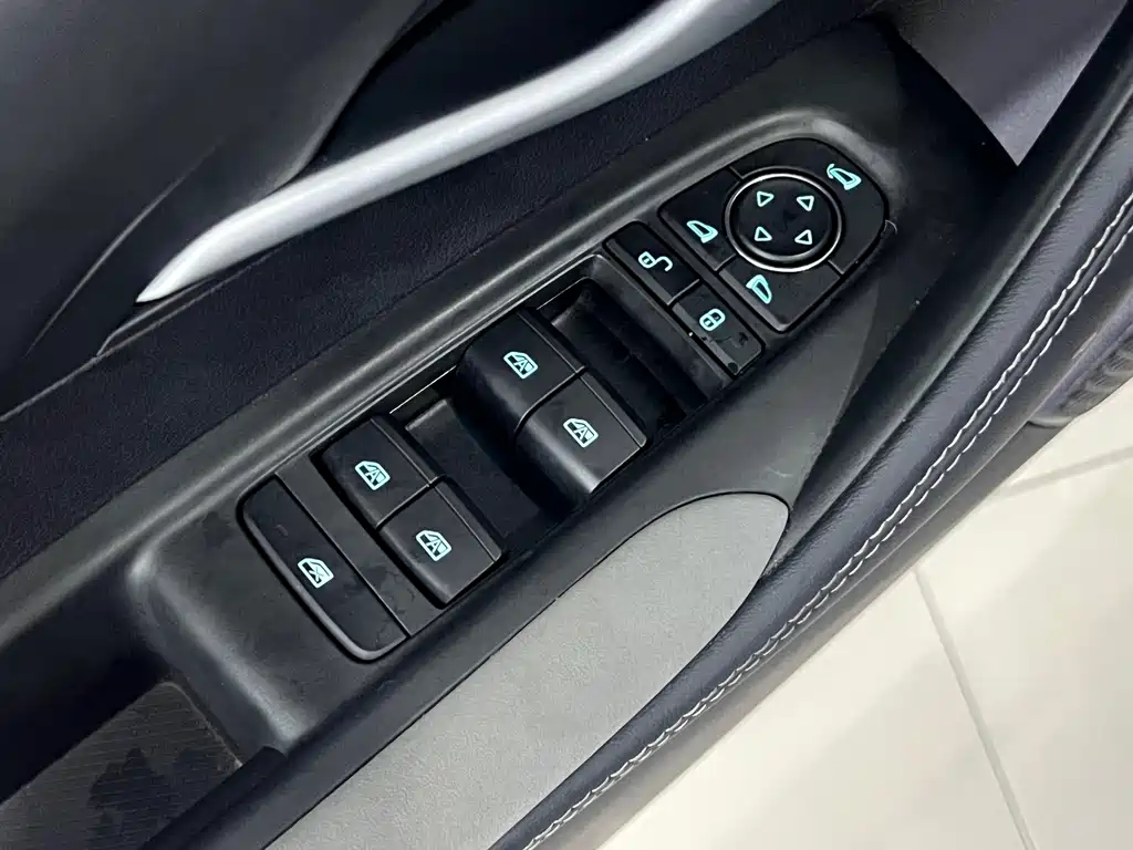 BYD Seal 05 DM-i 2025 — фото 14