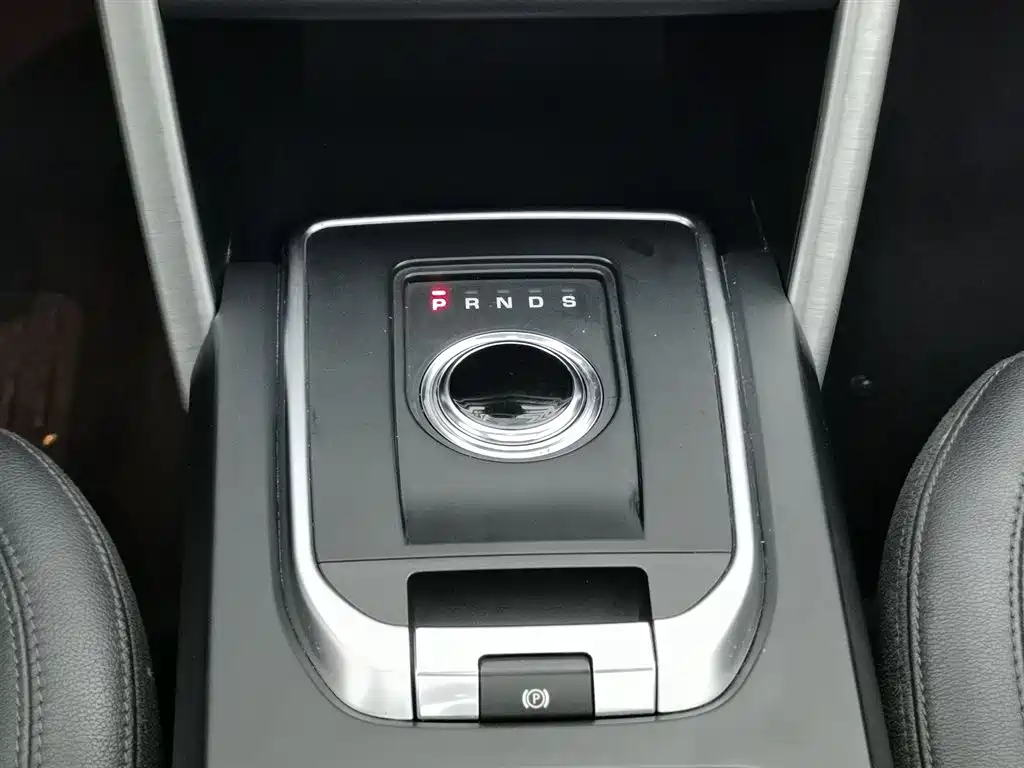 Land Rover Discovery Sport 2018 — фото 13