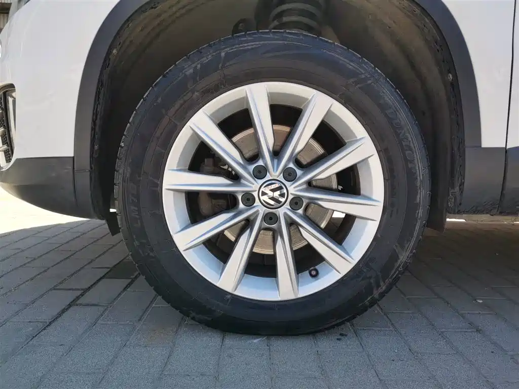 Volkswagen Tiguan 2015 — фото 23