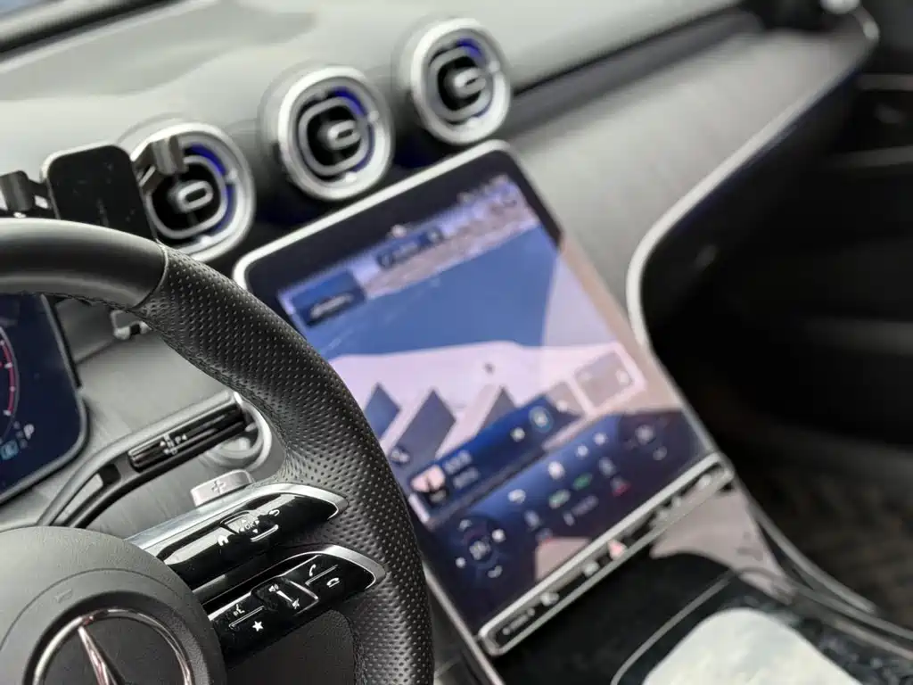Mercedes-Benz C-Class 2023 — фото 8