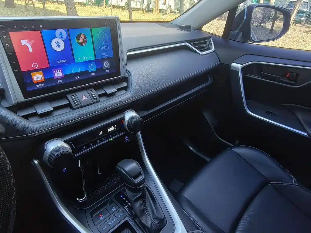 Toyota Wildlander 2022 — фото 16
