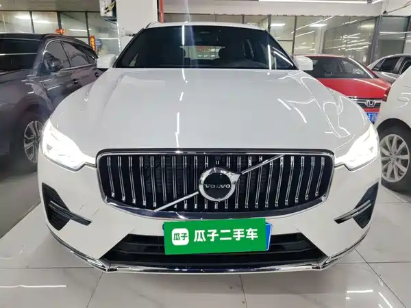 Volvo XC60 2025