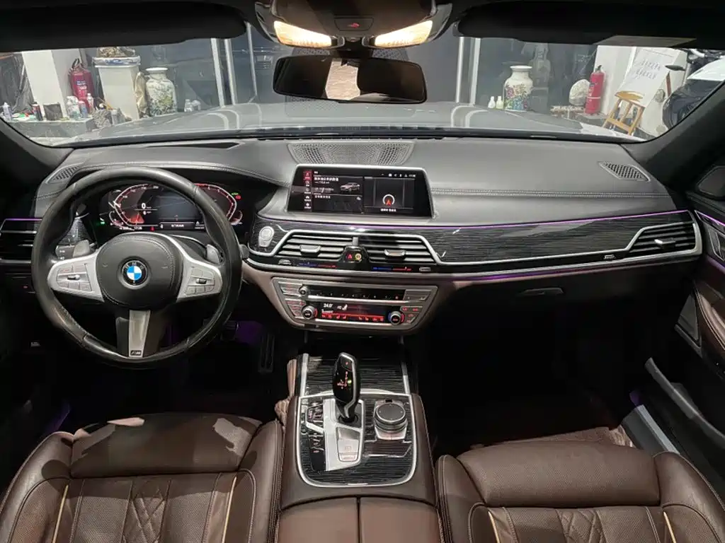 BMW 7 Series 2021 — фото 9