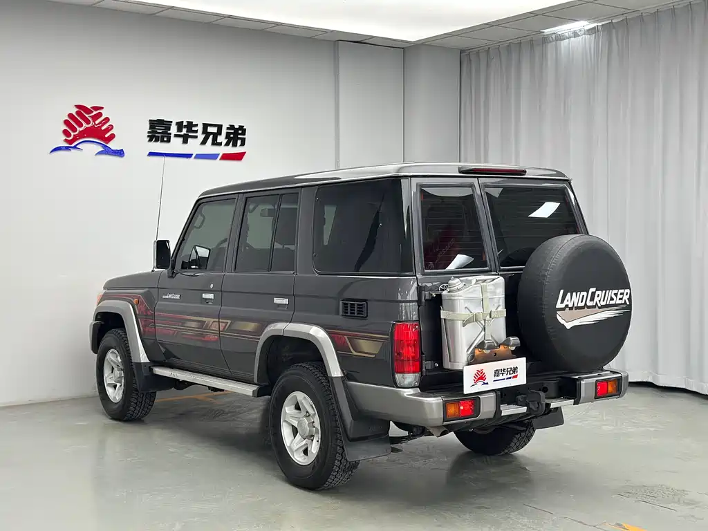 Toyota Land Cruiser 2023 — фото 11