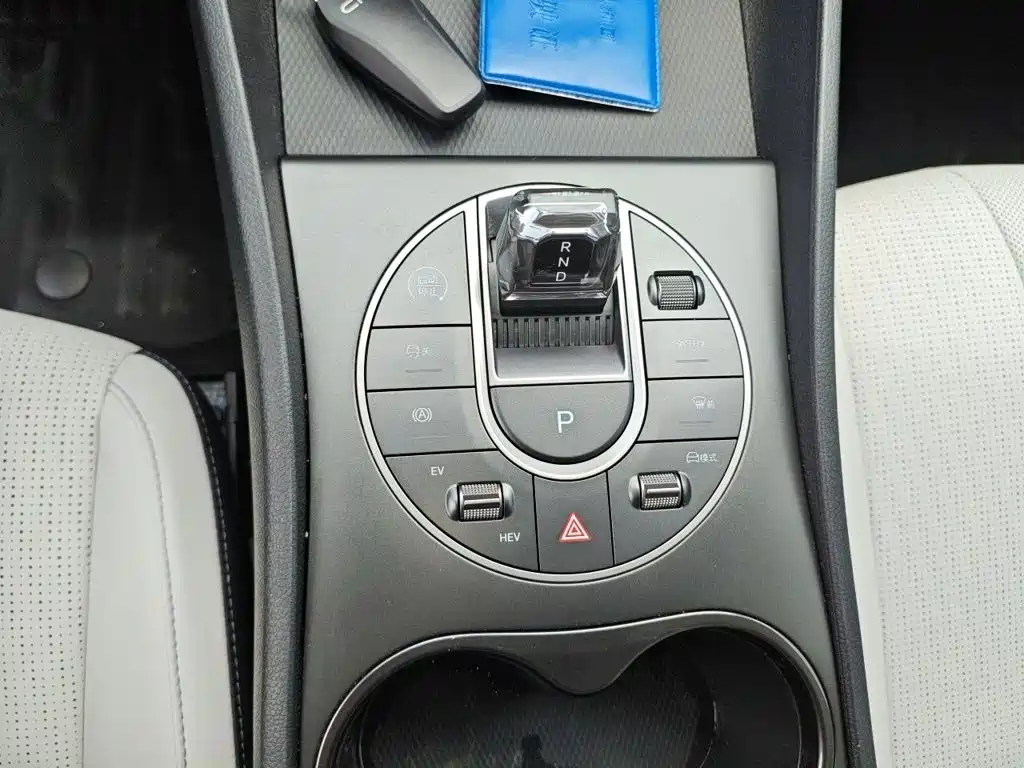 BYD Seal 05 DM-i 2025 — фото 7