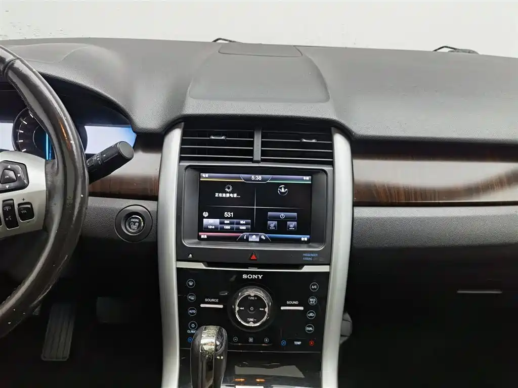 Ford Edge 2014 — фото 12