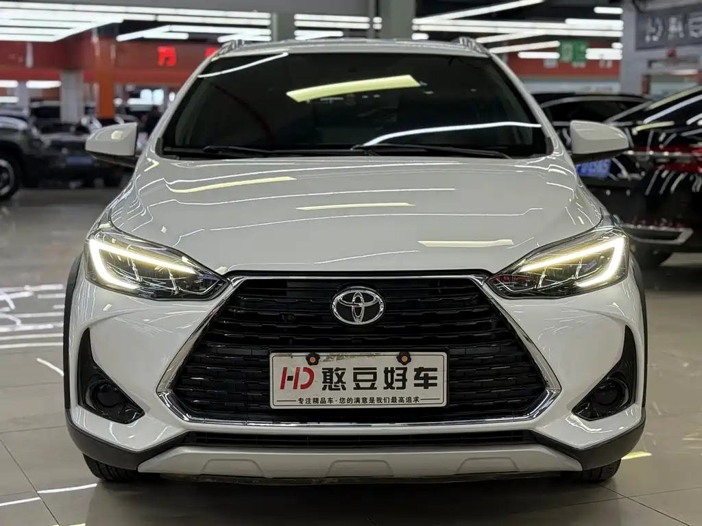 Toyota Yaris L 2022 — фото 14