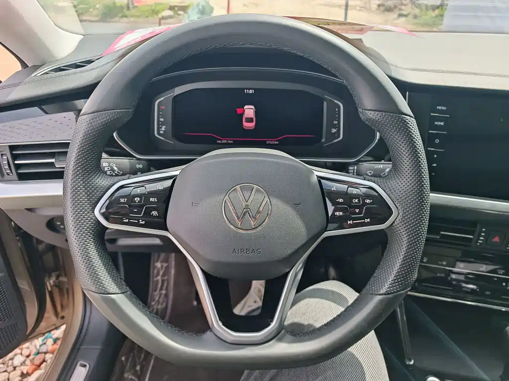 Volkswagen Passat 2023 — фото 13