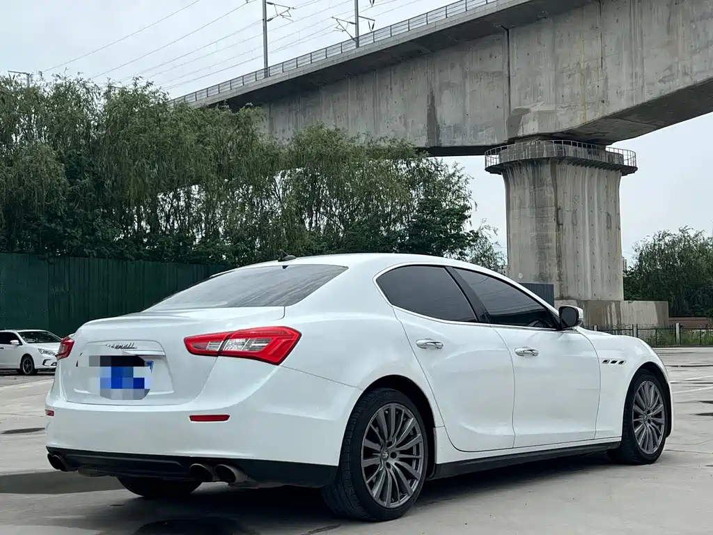 Maserati Ghibli 2017 — фото 3