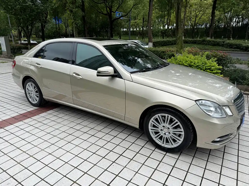 Mercedes-Benz E-Class 2012 — фото 10