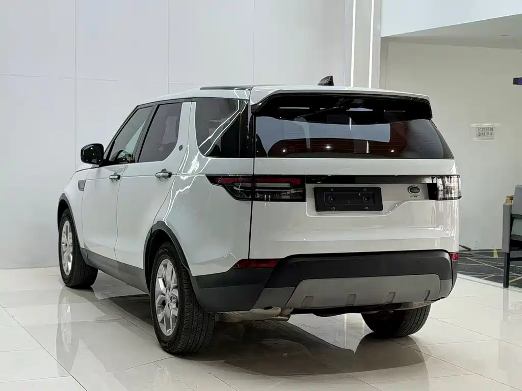 Land Rover Discovery 2017 — фото 10