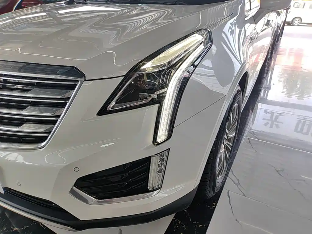 Cadillac XT5 2016 — фото 24